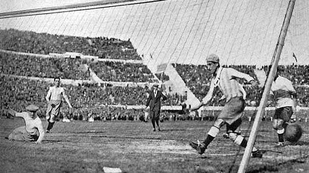 Oggi, 96 anni fa la prima vera mano de Dios