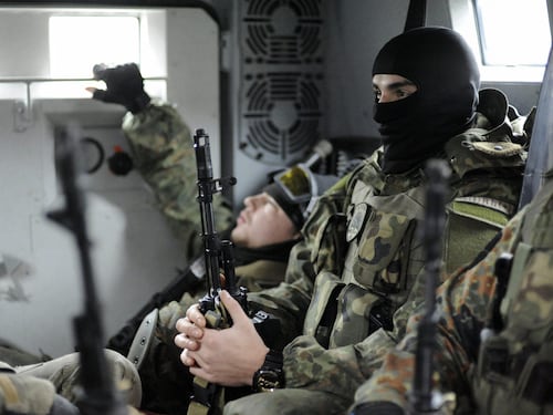 L'Europa a pezzi va da Putin per disarmare gli Stati Uniti