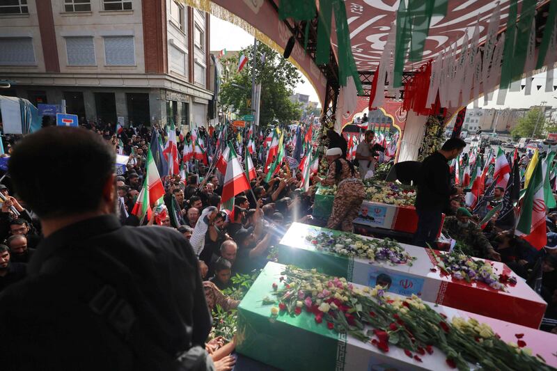 Teheran scende in piazza per i funerali dei "martiri" della guerra dei 12 giorni 9