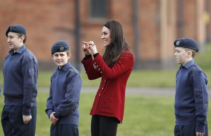 Kate Middleton in visita ai cadetti della Royal Air Force 6