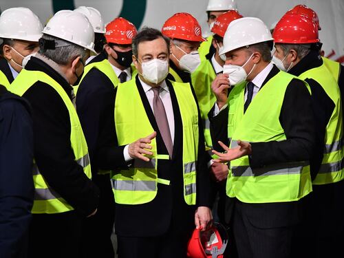 Arrivano i soldi per contrastare il caro bollette. "Il governo stanzia 5-7 miliardi"