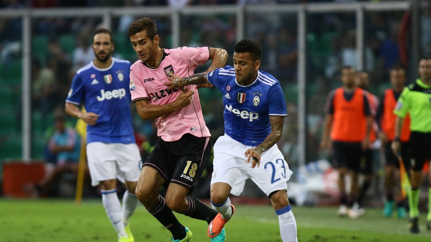 La Juventus espugna Palermo: decide l'autorete di Goldaniga