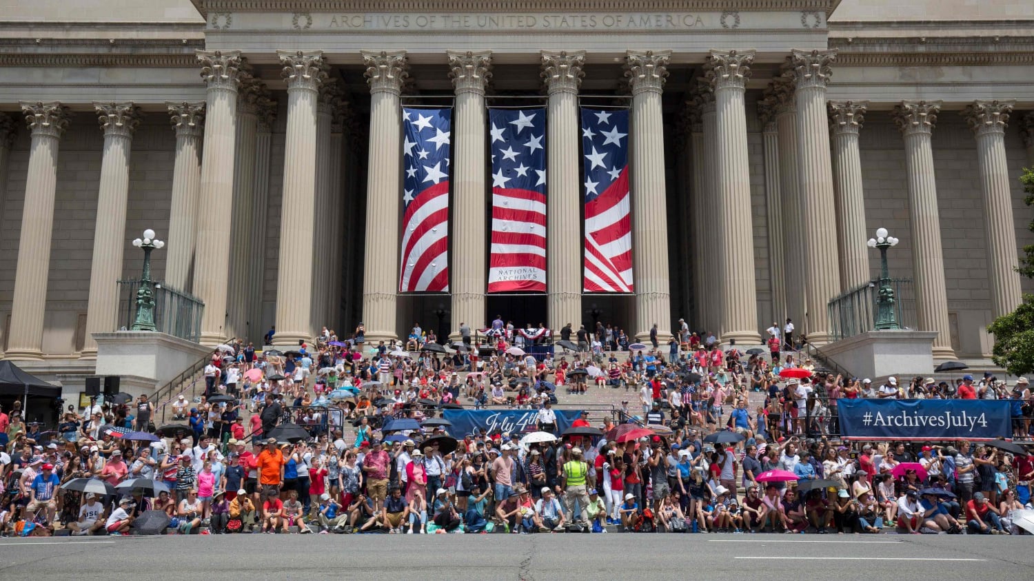Il 4 luglio di Trump Trionfo e proteste "Lo show di una vita"