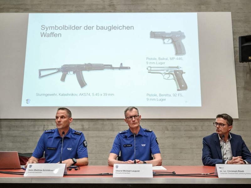 Attentato in Svizzera, il 43enne che ha sparato è un ex militare con problemi psichici: 40 colpi con un fucile d’assalto