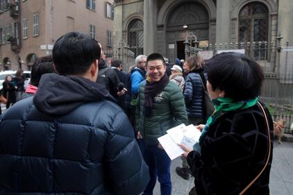 I cinesi in fila per le primarie Pd 3