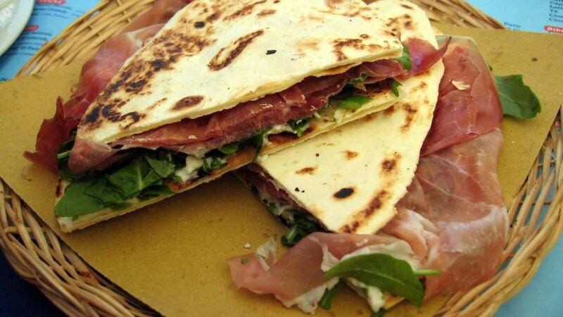 Occhio al falso made in Italy: così ci rubano la piadina romagnola