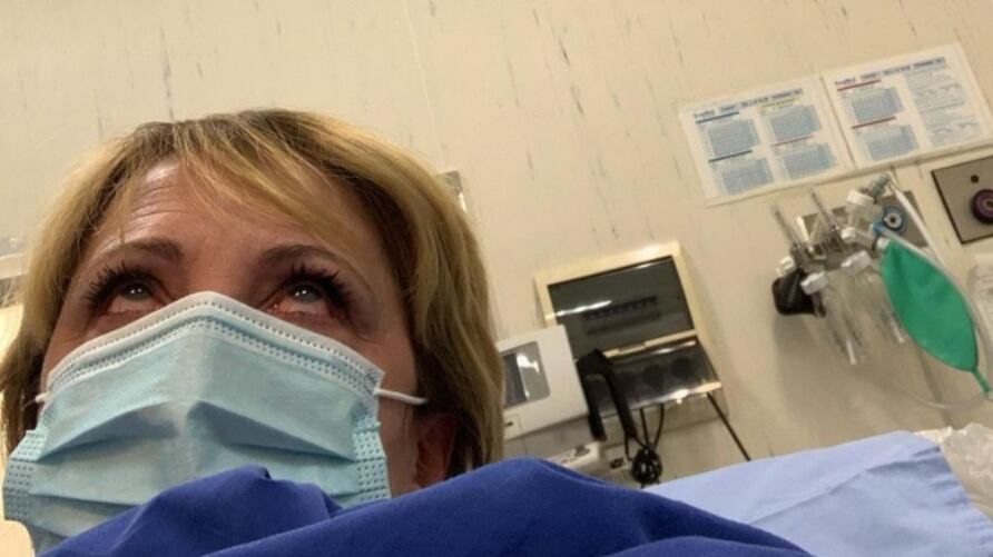 Debora Villa finisce in ospedale: "Intossicata ma ancora viva"