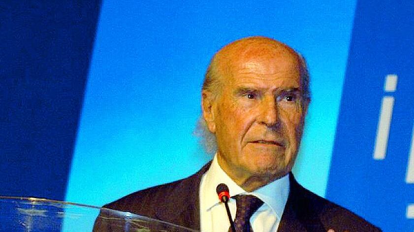 La sanità di Veronesi: «Camere singole e orari di visita liberi»