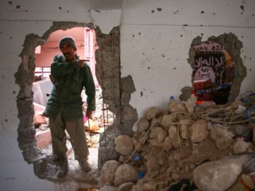 Sinjar, scoperti i tunnel segreti dell'Isis