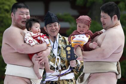 Nazikumo, è lotta tra chi piange prima 15