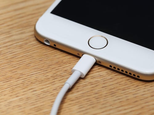 Ahi, lo smartphone è scarico: ecco 10 trucchi per evitarlo