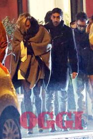 Federica Pellegrini e Filippo Magnini: paparazzati mentre si baciano in auto 4