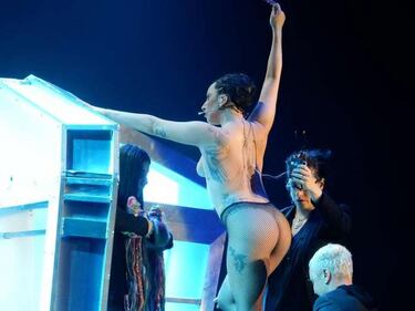 Lady Gaga, nude look bollente verso Perugia 17
