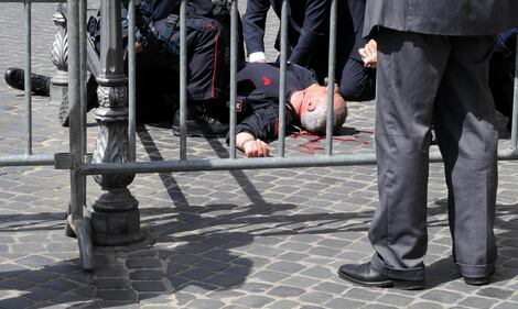 Sparatoria davanti Palazzo Chigi 2
