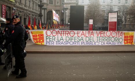 Gli striscioni degli antagonisti 7