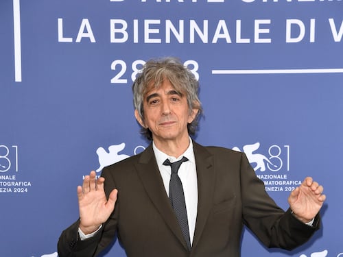 Un uomo libero, spregiudicato e multiforme. "Leopardi" come non l'abbiamo letto a scuola