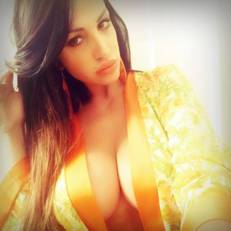 Marika Fruscio, curve sexy sui social: foto 21