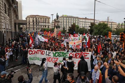 Manifestazione contro il G7 a Napoli 1