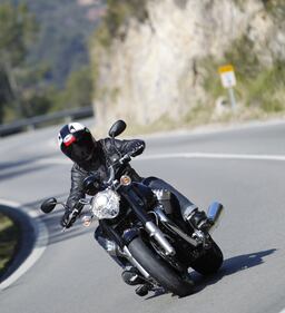 Moto Guzzi California 1400 Custom 12