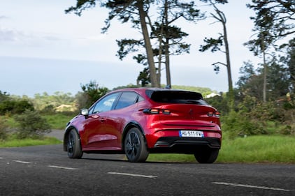 Renault Clio E-Tech: guarda tutte le foto 4