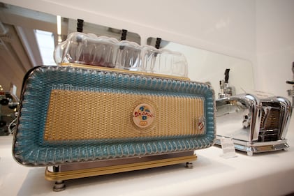 A Binasco nasce il museo della macchina del caffè 7