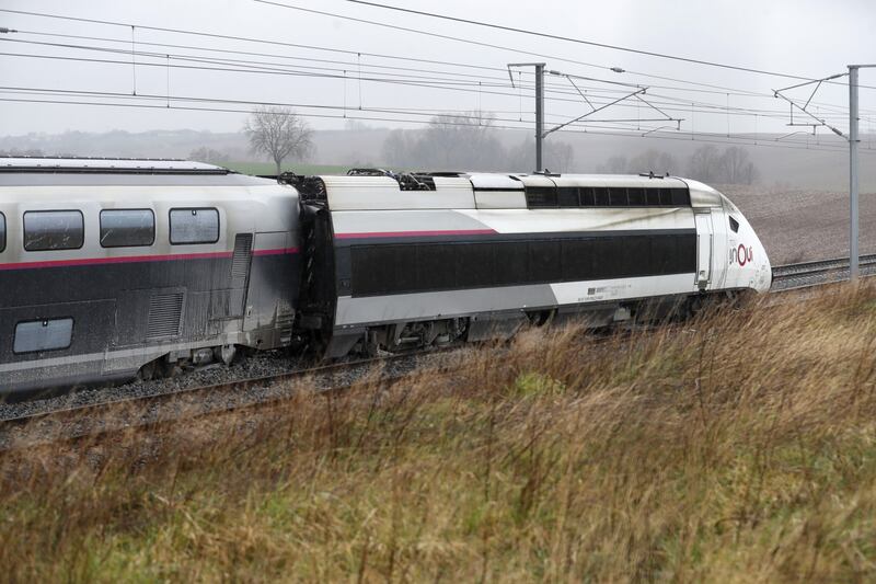 Treno deraglia in Francia 3