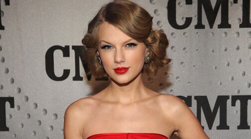Taylor Swift con un tweet sbaraglia Apple 5