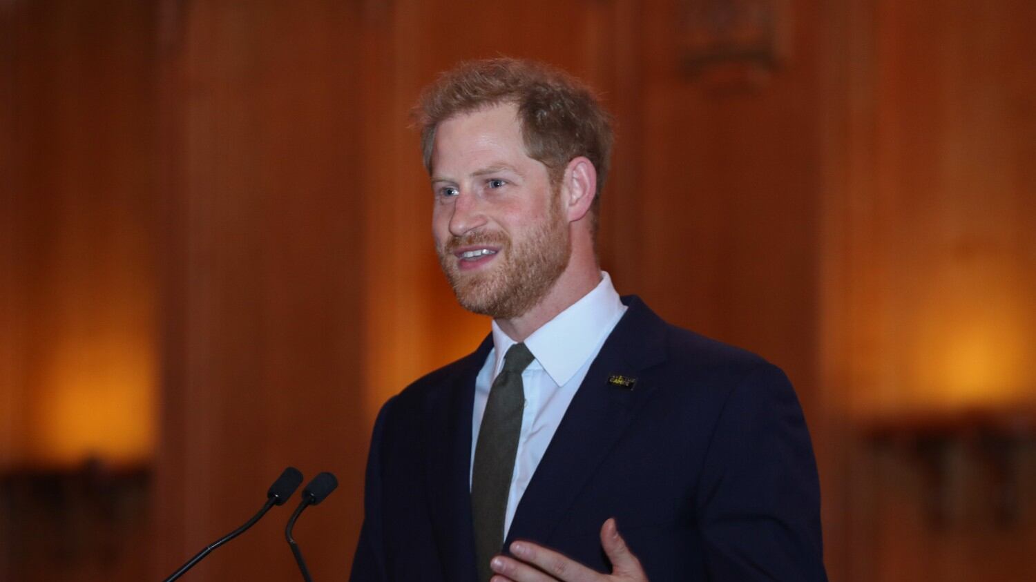 Harry agli Invictus Games con un'altra donna. Ma non è come sembra