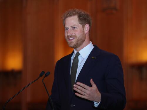 Harry agli Invictus Games con un'altra donna. Ma non è come sembra