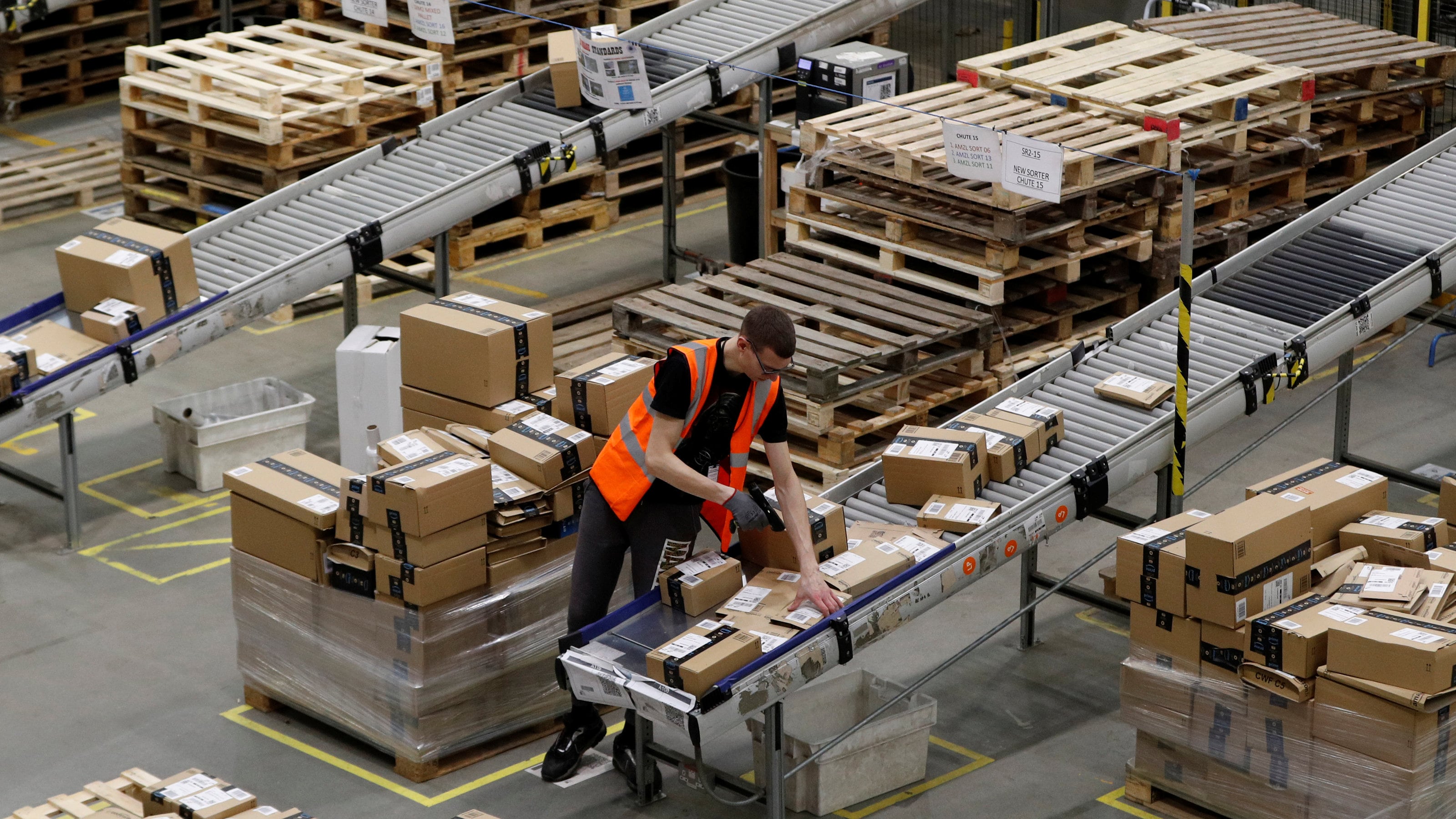 Polizia e software-spia. Amazon nella bufera