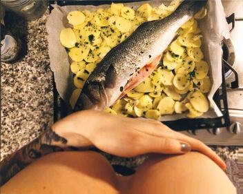 Decolleté e cibo, un connubio di successo 26