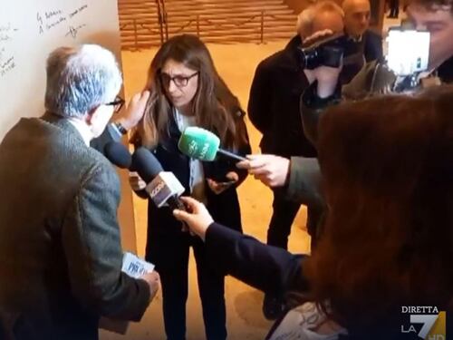 "Prodi? Avrebbe dovuto darle un calcio negli stinchi". Il commento choc del consigliere Pd