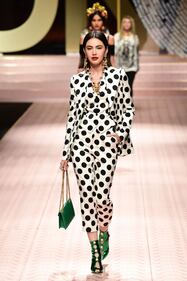 Monica Bellucci e le star in passerella per Dolce & Gabbana 1