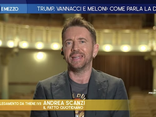 "Con quella camminata alla John Wayne...”. Scanzi insulta la Meloni