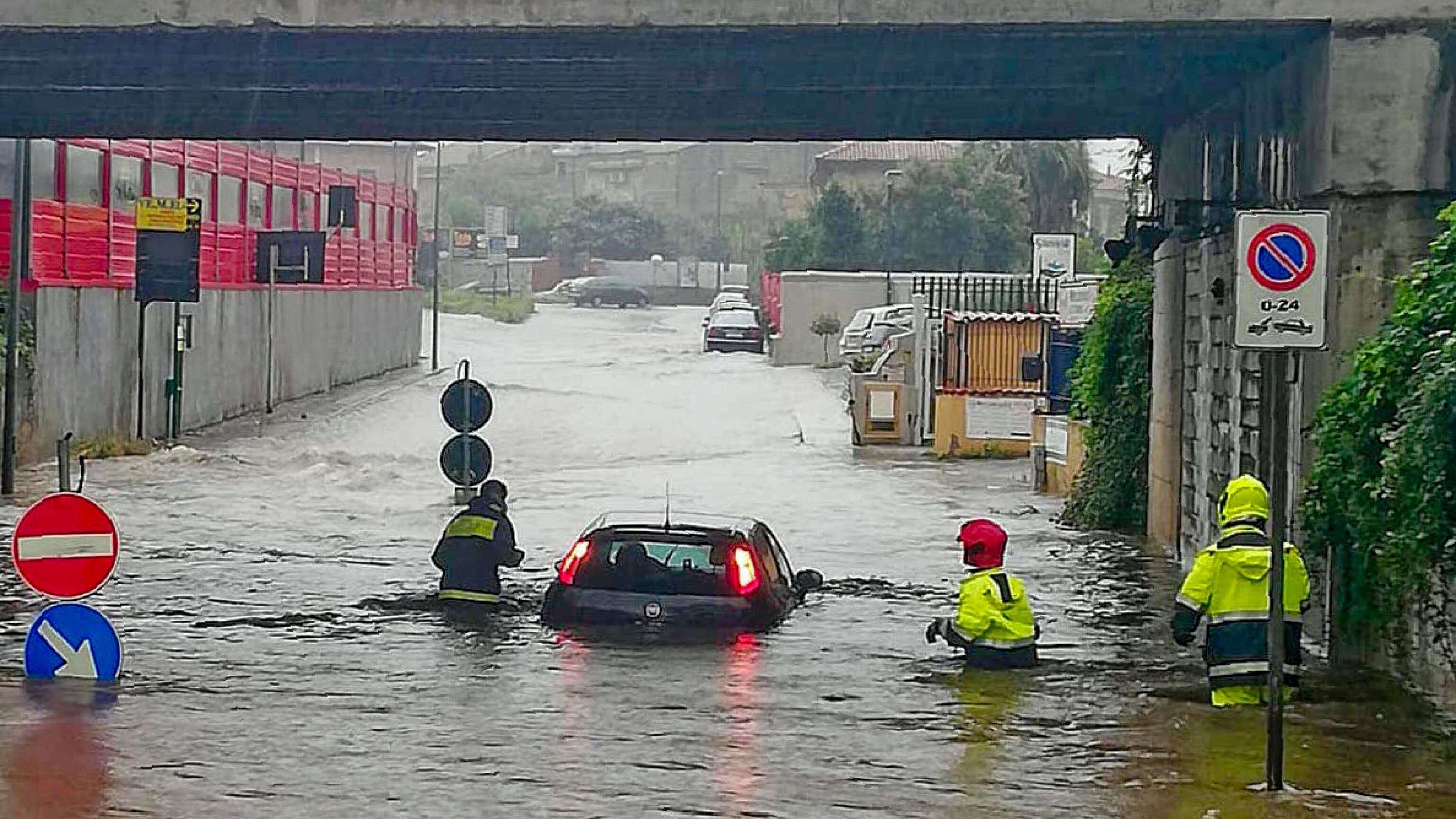 Neve e bombe d'acqua, maltempo sull'Italia