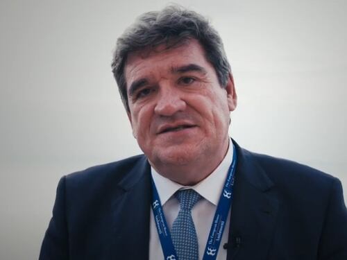 Il governatore di Banca di Spagna: "AI molto importante, ma le banche vigilino il loro uso"