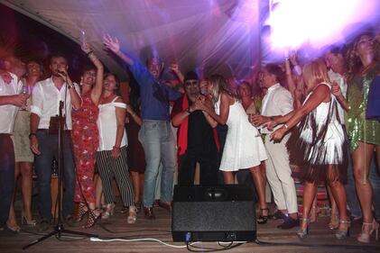 La "dolce vita" di Luciano Moggi in Versilia 7