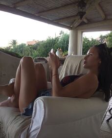 Antonella Mosetti, corsa sexy in spiaggia 4
