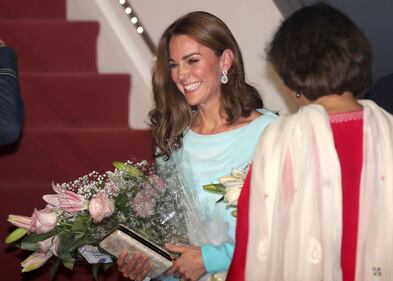 Kate e William sbarcano in Pakistan, la Duchessa incanta 7