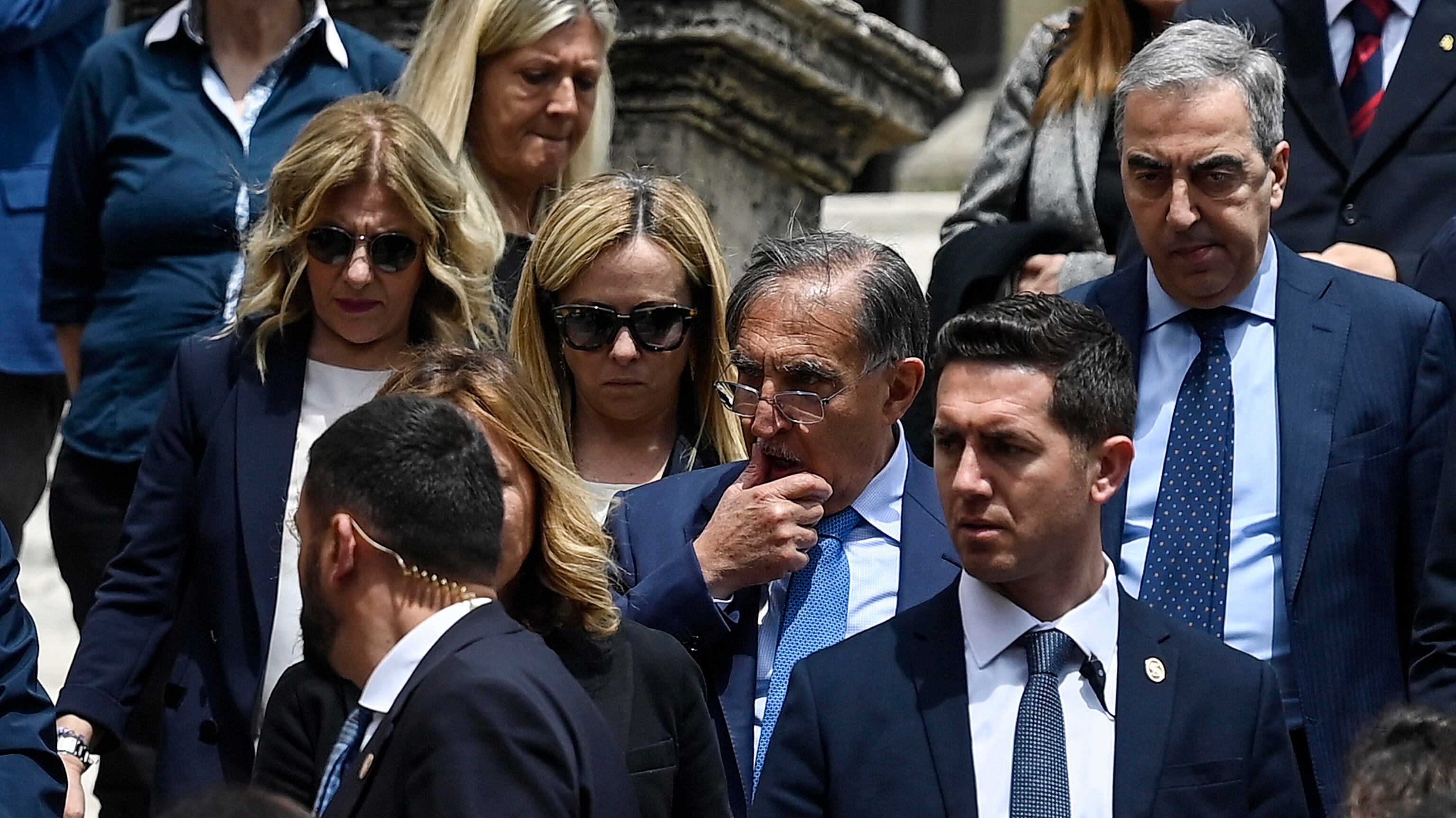 Il dolore di destra e Pd. Atto di riconciliazione ai funerali di Augello