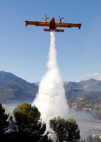 Francia, incendio in Costa Azzurra 5