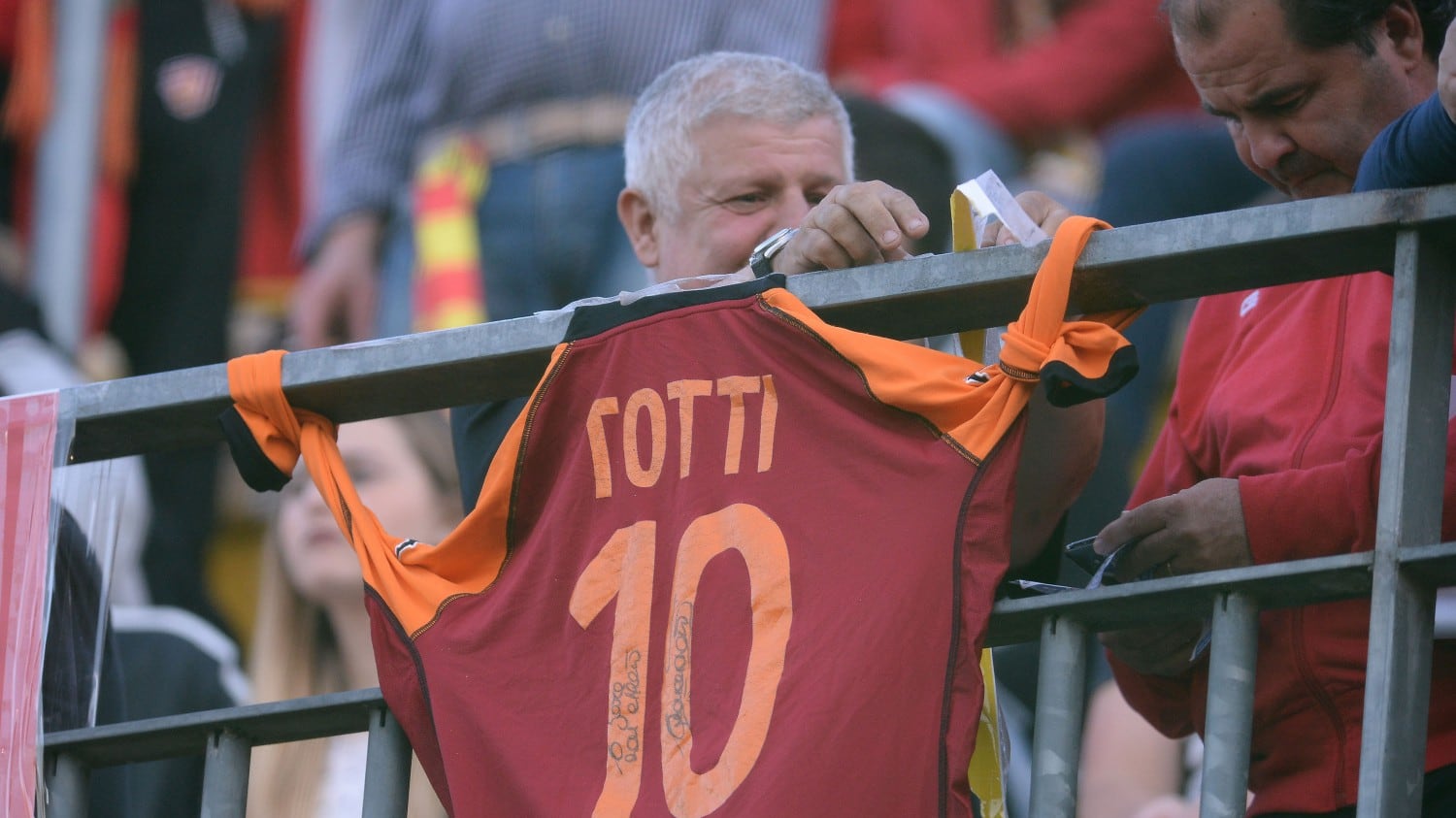 Totti saluta la Roma: tutti i numeri del capitano giallorosso
