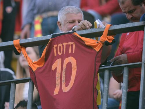 Totti saluta la Roma: tutti i numeri del capitano giallorosso