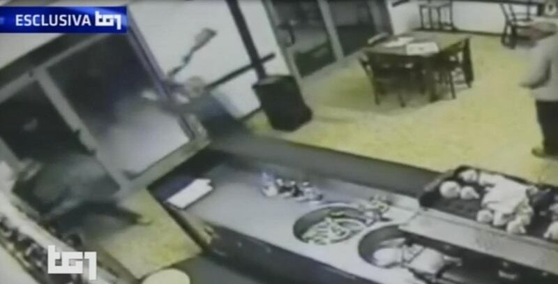 Budrio, ecco l'assalto di Igor al bar 1