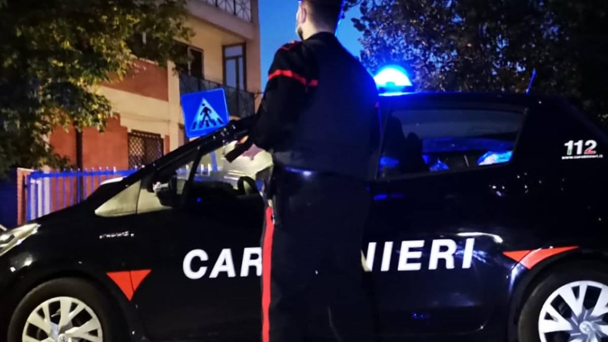 Si impicca con la cintura e muore a 16 anni. L'ipotesi della sfida social