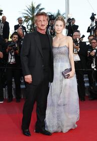 La figlia di Sean Penn gli ruba la scena a Cannes 4