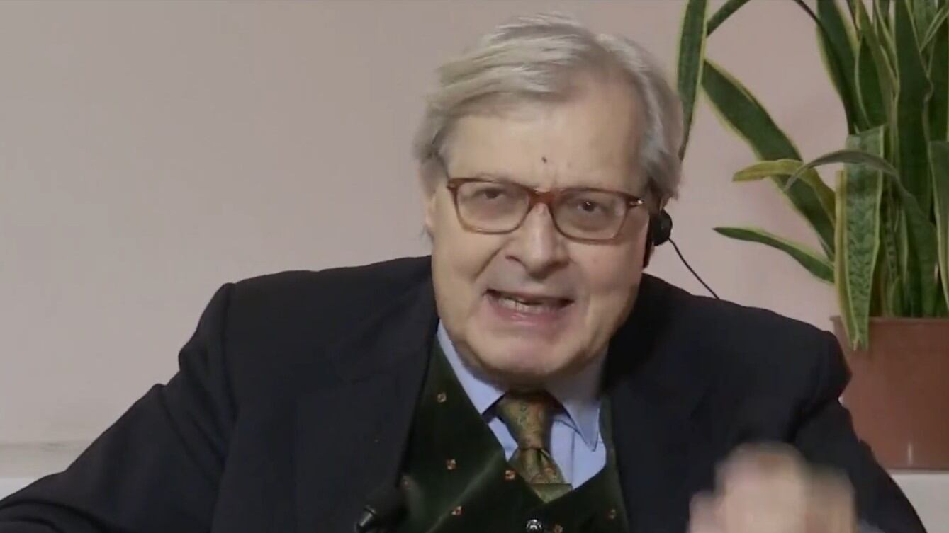 "Non è vero...". Sgarbi e l'sms di Meloni che sbugiarda Macron