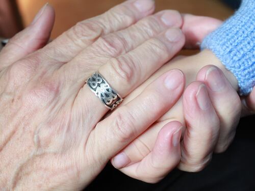 "Ho salvato nonna che soffocava". Il coraggio di Marta a soli 12 anni