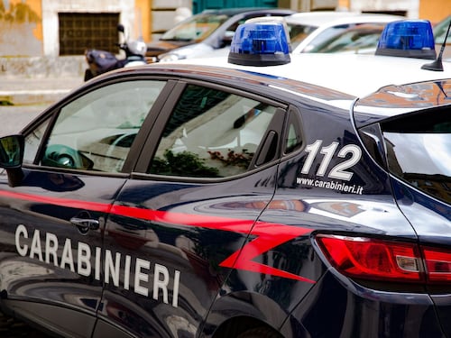 Lite, botte e poi chiuso nel baule 62enne in coma: due in manette