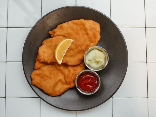 Cotoletta: dalla milanese alla Petroniana, il piatto semplice che stupisce